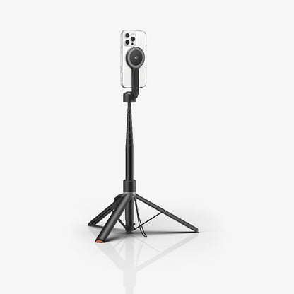 AMP09534 - s581w selfie stick magfit in black showing the back with a device attached to a selfie stick