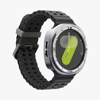 ACS10011 - Galaxy Watch 9 Bezel Tune Pro in sliver showing the front and partial side